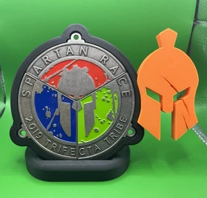 Trifecta Spartan Race Display – Supporto Espositore Medaglia - Foto 1 di 6
