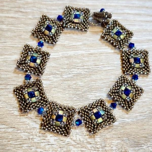 Pulsera Micro Cuentas con Acentos de Cristal Azul Caja Tejida Joyería - Imagen 1 de 4