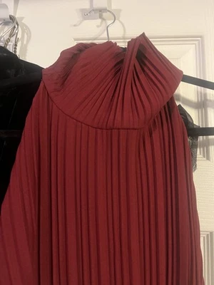 Maxi Vestido Formal Halter Rojo Profundo para Invitada de Boda TOV Talla Grande 10/12 Euro 42 Foto 1 de 4