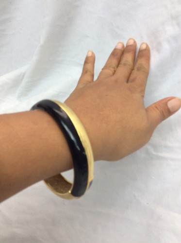 Bellissimo bracciale vintage Givenchy Paris New York modernista smalto nero tono oro