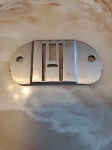 Original Ersatz SINGER Nähmaschine erhöhte Nadelplatte #381247 - Bild 1 von 3