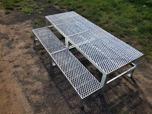 Stahltreppe Außen 1 Stufe mit Podest 160x60 cm Breite 160 cm Höhe 40 cm verzinkt - Bild 1 von 9