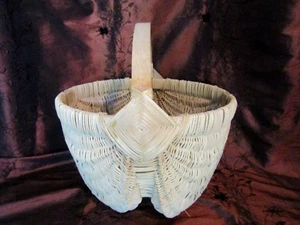 ANTIQUE/VINTAGE HANDWOVEN BASKET WITH HANDLE WELL MADE / BUTTOCKS BASKET - Picture 1 of 13