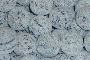 Mega Sour Raspberry Bombs 250 Gram Bag (1/4 Kilo) by Barnetts - Picture 1 of 12