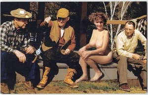 Fischer & nackte Frau surreale Repro Montage gewagte oben ohne Pin-Up seltsame Postkarte - Bild 1 von 2