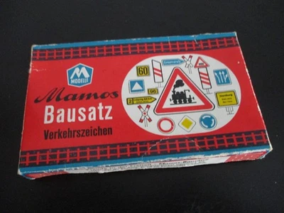 DDR Spielzeug Bausatz Verkehrszeichen Modelleisenbahn - Bild 1 von 3