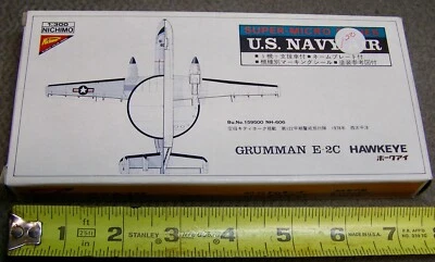 RARO SIN USAR, EN CAJA Nichimo 1/300 E-2C HAWKEYE avión radar aerotransportado y camiones de cubierta de transporte Foto 1 de 4