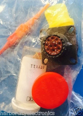 D38999/20WC98PA AMPHENOL AEROSPACE CONN HSG RCPT 10 POSITION WALL MT WITH PINS  - Image 1 of 3