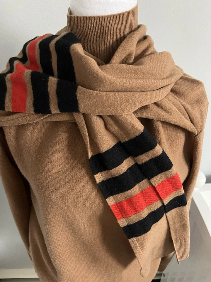 Combinação de suéter e cachecol de lã e cashmere Burberry. ﻿�- Pequeno - Imagem 1 de 4
