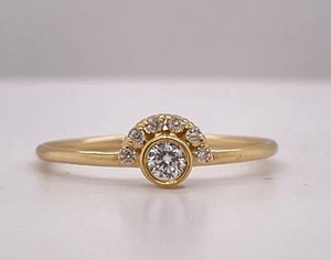 Anillo apilable medio halo redondo natural de oro amarillo 14K 0,09ctw - Imagen 1 de 9