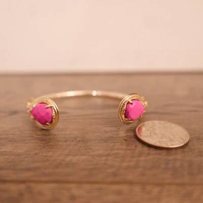 Brazalete Kendra Scott Andy Barbiecore Magenta Rosa y Oro Pinch Foto 1 de 3