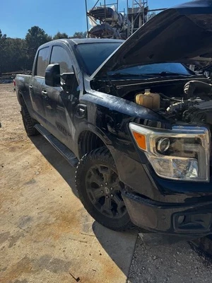 Nissan Titan XD 2019 OEM tanque de líquido de escape 5,0 L Foto 1 de 4