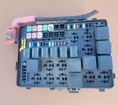 Chrysler 300 Dodge Charger Challenger 2011-2014 TIPM caja de fusibles P68065208AB fabricante original Foto 1 de 4