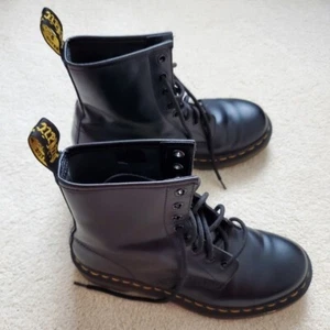 Dr. Martens Black Leather Lace-up Boots sz8 - Picture 1 of 14