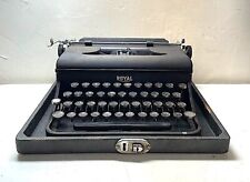Vintage Royal Typewriter w/ Case