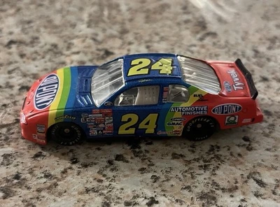 Jeff Gordon 2000 Hasbro Winners Circle Sneak Preview Limited Series 1:64 Dupont - Image 1 of 4
