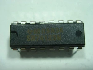 SN 74123 DIL-16 Circuito IC #21-5D5 - Foto 1 di 2
