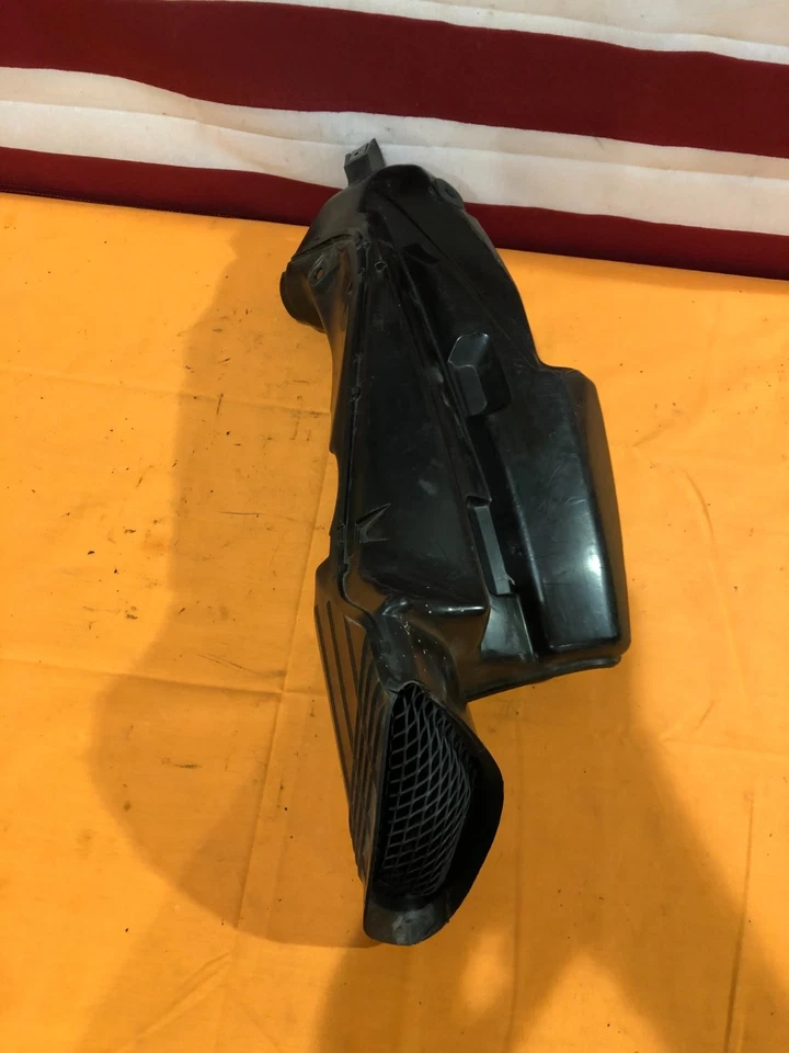 Suzuki GSXR 750 2006 OEM Ram tubo de conducto de admisión de aire 649 Foto 1 de 4