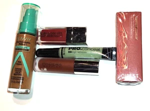 Lote 5 Corrector Cubierta Correcta, Rubor Líquido, Aceite Brillo Labial Almay L.A. Maquillaje niña - Imagen 1 de 5