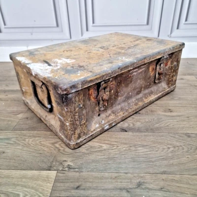 Vintage Heavy Metal Trunk Military Box Storage Chest Coffee Table Case Tool Ammo - Image 1 of 4