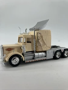 HERPA #6254 Peterbilt 10 Wheel Cab w/Cheetah on Sleeper H.O. 1:87 - Picture 1 of 6