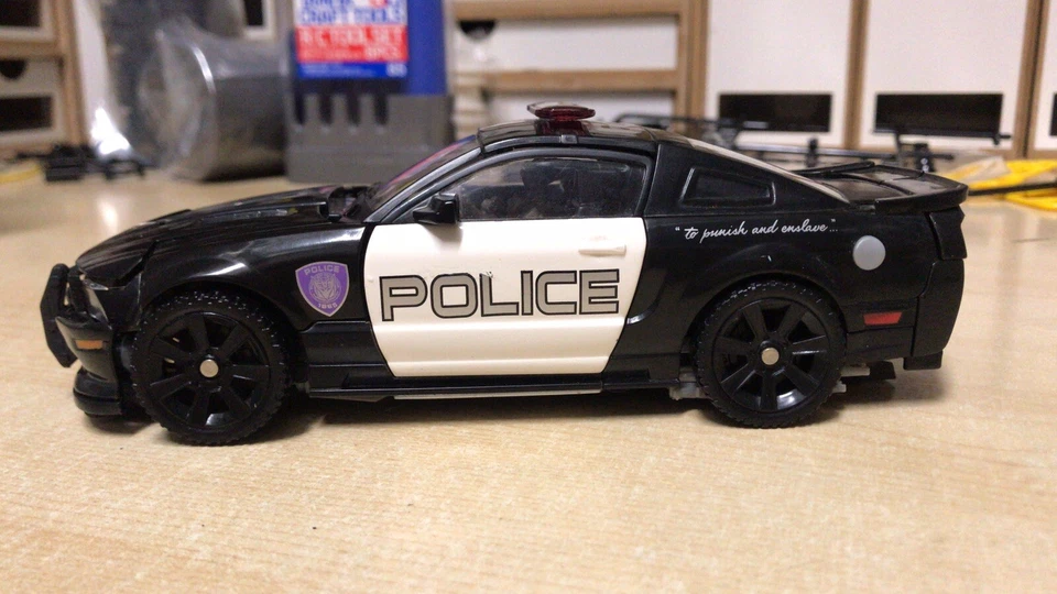 Transformers Barricade Dark Of The Moon - Immagine 1 di 4