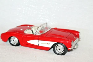 Bburago rot & weiß 1957 Chevrolet Corvette ~ Maßstab 1:24 (Beschreibung lesen) - Bild 1 von 8