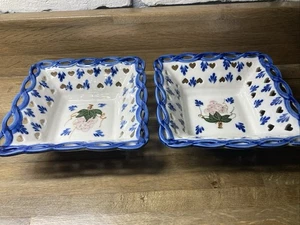 2 Vintage Chinoiserie Blue & White Porcelain Bowls Floral pattern 6x6 - Picture 1 of 6