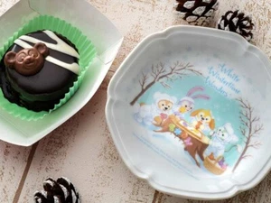 Tokyo Disney Sea Duffy Friend White Winter Time Wonders souvenir plate - Picture 1 of 2