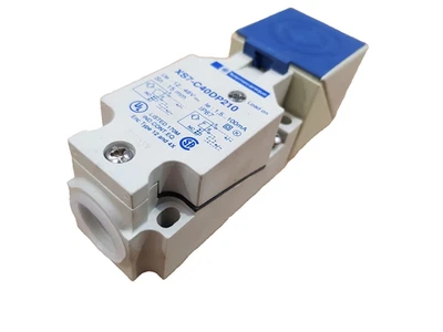 Telemecanique XS7-C40DP210 Inductive Proximity Switch 061001 - Image 1 of 4