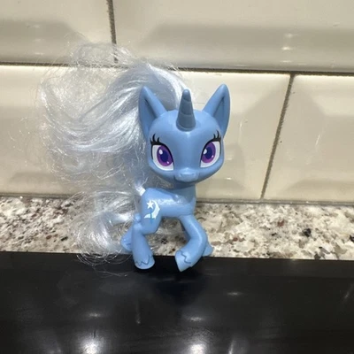 Boneco My Little Pony Trixie Lulamoon unicórnio pônei 3 polegadas escovável MLP azul - Imagem 1 de 4