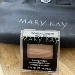 Mary Kay Bronzing Powder LIGHT-MEDIUM (069076) NEW Pls Read - Picture 1 of 1