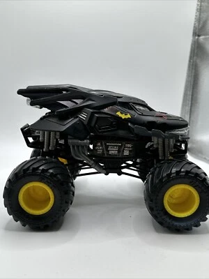 Monster Jam Monster Truck 1:24 Batman DC Comics Die-Cast - Image 1 of 4