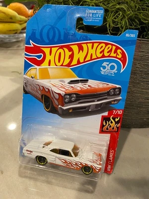 2018 Hot Wheels 86 Hw Fiamme 7/3m69 Dodge Coronet Superbee Bianco W/BlackMC5Sp - Immagine 1 di 2
