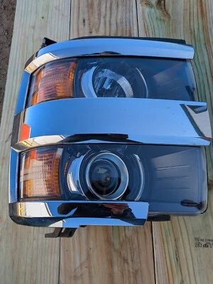 GM OEM 15-19 Chevrolet Silverado 2500/3500 HD Headlamp/Headlight Assy 84388592 - Image 1 of 4