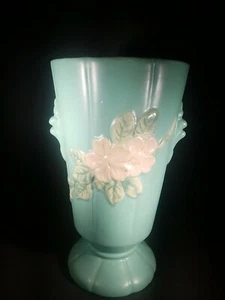 Lovely matte green Weller Apple Blossom vase 9 1/2 "x 5 1/2 " 40s - Picture 1 of 9