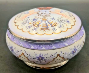 The Royal Collection Diamond Wedding Anniversary Trinket Box – English Fine Bone - Picture 1 of 6