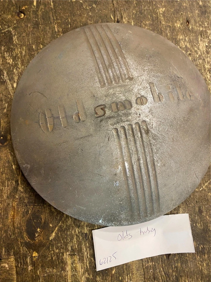 Tapacubos Oldsmobile F-32 F-36 L-36 Roadster serie cupé 1932-1936 de colección Foto 1 de 4