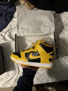 Size 9 Men’s - Nike Wu-Tang x Dunk Retro Premium 2024 High Yellow - Picture 1 of 7