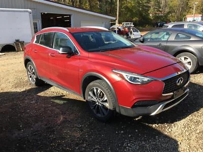 17 INFINITI QX30 Radiator Foto 1 de 4