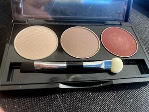 Facial 5 Dermacare Eyeshadow Trio - Picture 1 of 1