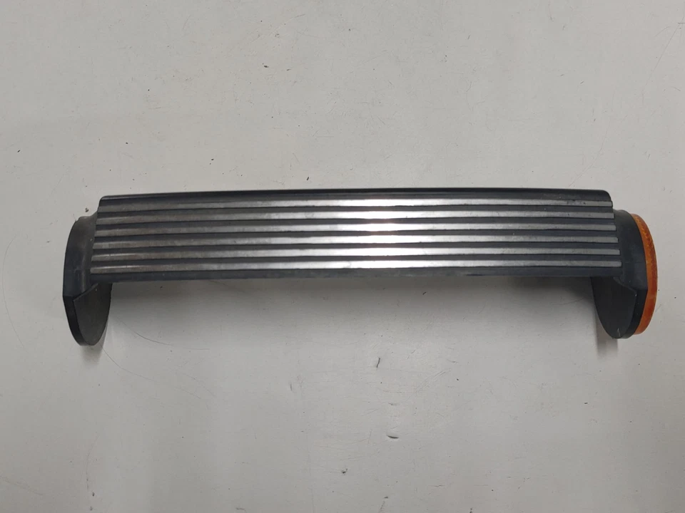 1979 铃木 GS750EN 前叉盖徽章 51870-47000 — 第 1/4 张图片