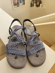 NUEVO Sandalias Sketchers de espuma viscoelástica con tiras para mujer azul gris zapatos cómodos talla 9 - Imagen 1 de 8