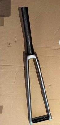 Focus Izalco Max Disc Carbon Fork - Image 1 of 4