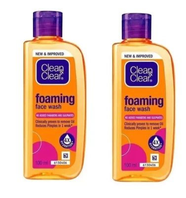 Jabón facial espumoso Clean & Clear utilizado para pieles grasas y propensas a granos de 2 x 100 ml Foto 1 de 4