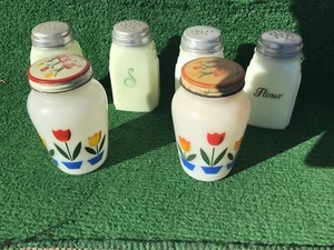 Old tulip salt pepper shakers plus deco set estate - Picture 1 of 8