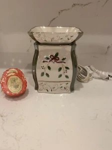 YANKEE CANDLE Electric Candle Warmer Christmas Holiday Pearl w (3) Waxes Works - Picture 1 of 12