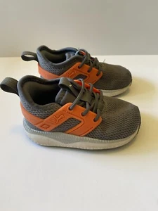 Puma Gray Kids Shoes Size 5C - Picture 1 of 4
