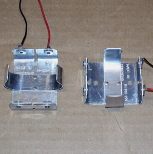 2 PCS VINTAGE Aluminum metal DUAL two C cell radio - antique toy battery holder - Picture 1 of 1
