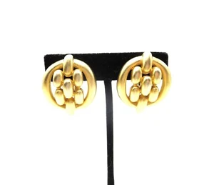 Pair of VTG Erwin Pearl Gold Brushed Chain Link 1.25" Clip On Earrings Brutalist - Picture 1 of 8